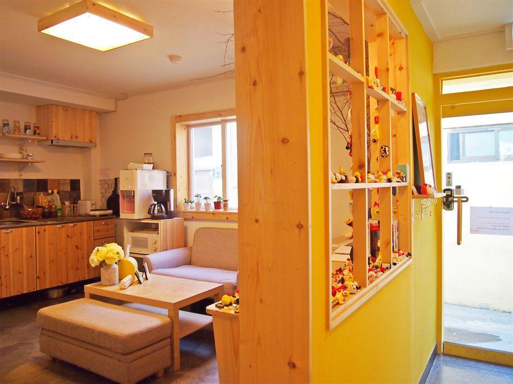 710 Guesthouse Yellow Busan Exterior foto